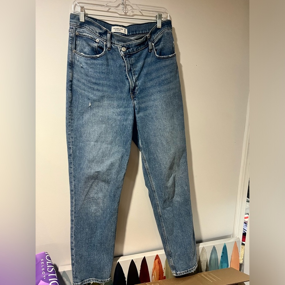 Abercrombie jeans with criss cross waistband